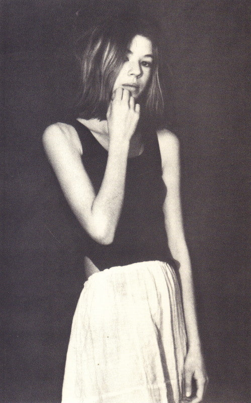 DUMAS-GRILLET, Jean-Paul AND Gilles MIMOUNI. Adorae Curieux Zamok: Portraits de petites Files Serieuses.