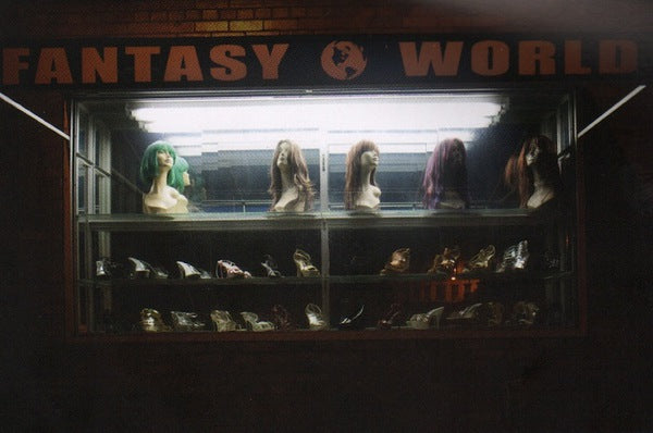 BRATTON, Elegance. Bound by Night.