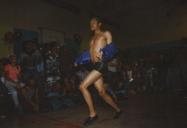 BRATTON, Elegance. Bound by Night.