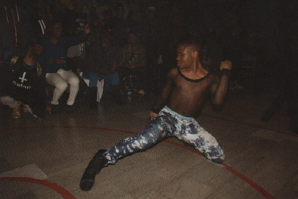 BRATTON, Elegance. Bound by Night.