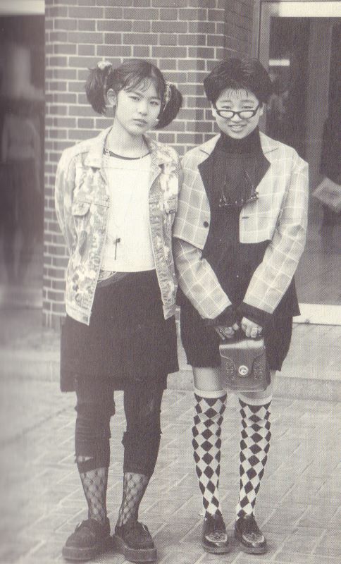 KURIMOTO, Nobumi. Girl’s Fashion 1970-1988: Sapporo - Okinawa.