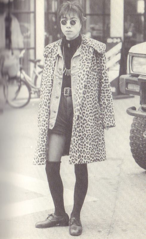 KURIMOTO, Nobumi. Girl’s Fashion 1970-1988: Sapporo - Okinawa.